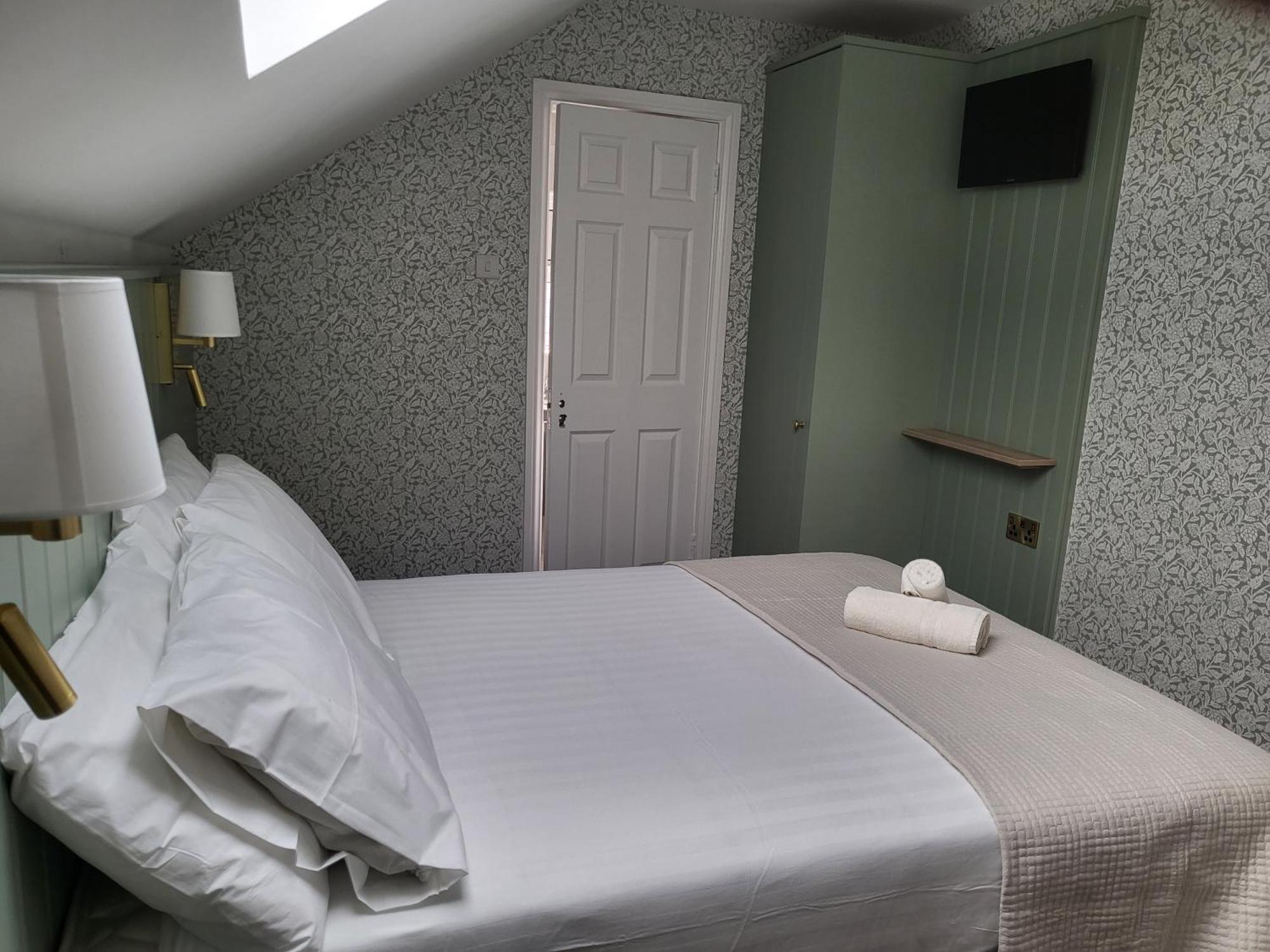 Urban Nest Townhouse Bed & Breakfast Galway Exterior photo
